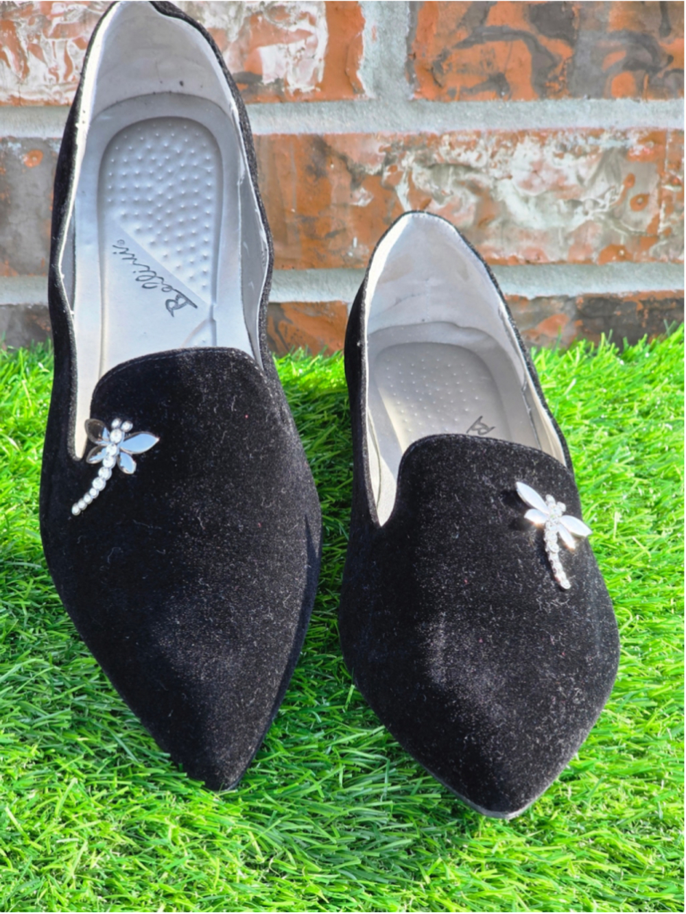 Bellini Black Dragonfly Flats & Loafers Women's Size 11